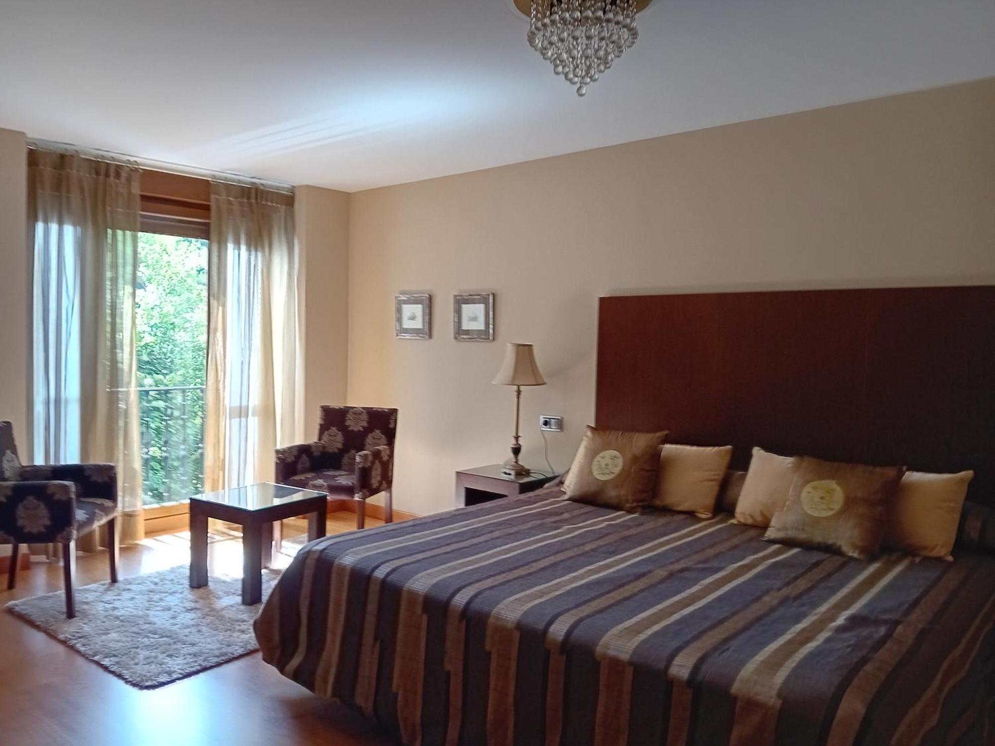 Picos De Europa Suites And Rooms Turieno Eksteriør bilde